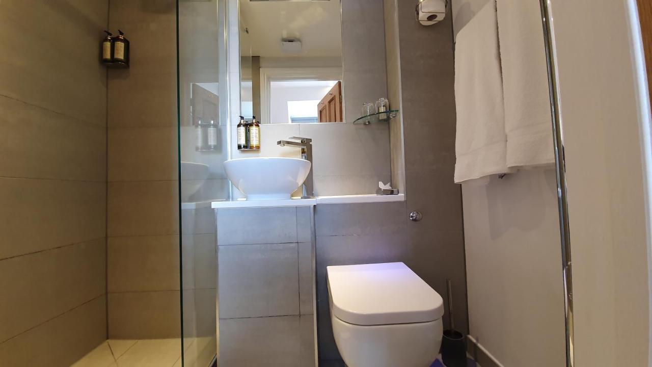 A Room With A View Brighton Exterior foto A wet room